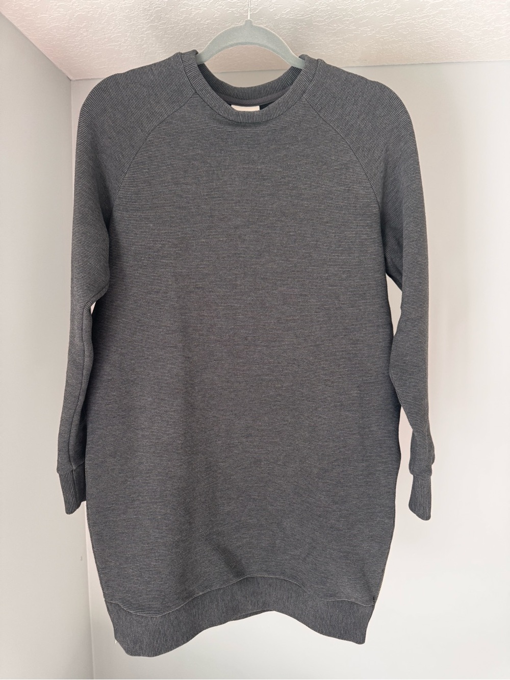 Varley Gray Ribbed Crewneck Sweatshirt